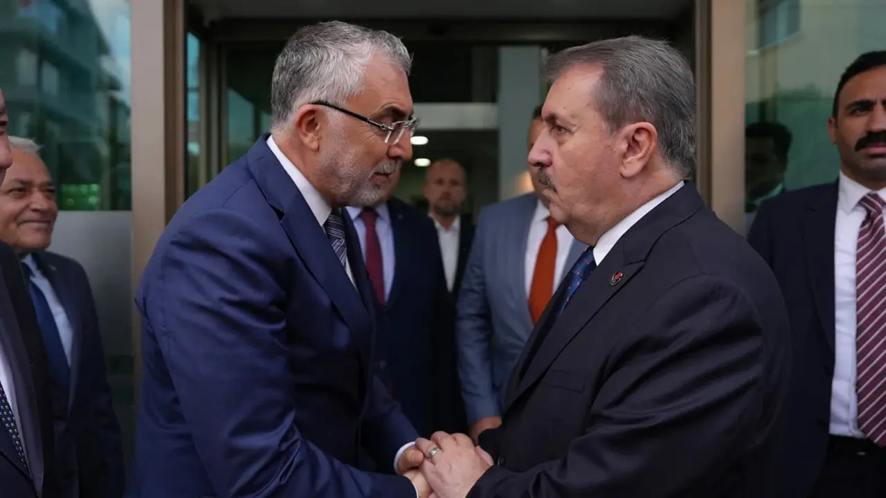 Bakan Işıkhan'dan Sayın Destici'ye taziye ziyareti