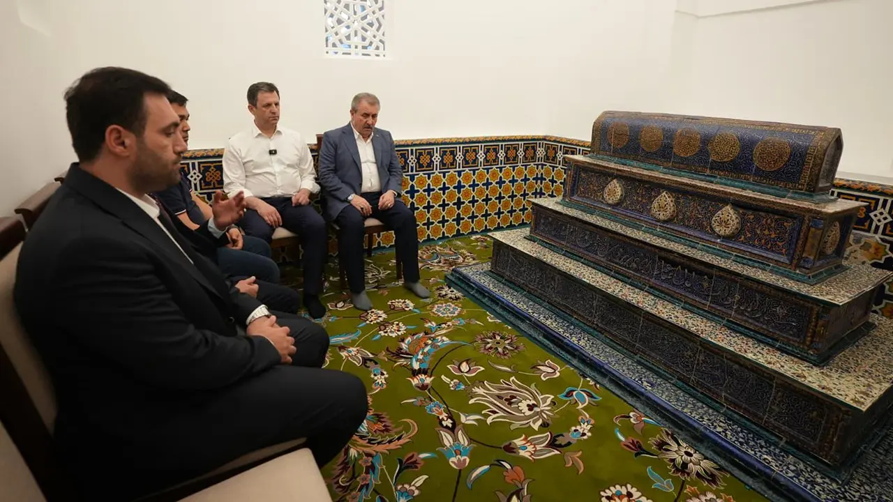 Sayın Destici’den Kusem bin Abbas’ın kabrine ziyaret