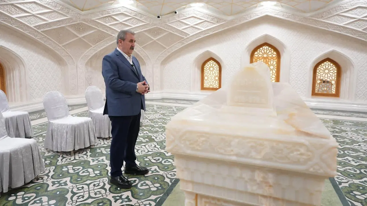 Sayın Destici, İmam Buhârî Hazretleri’nin kabrini ziyaret etti