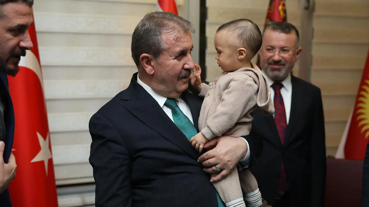 Sayın Destici, Türk Dünyası’ndan gelen öğrencilerle buluştu