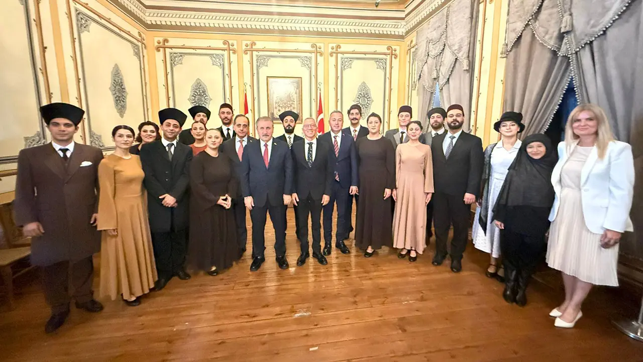 Sayın Destici, Sivas Kongresi canlandırmasını izledi