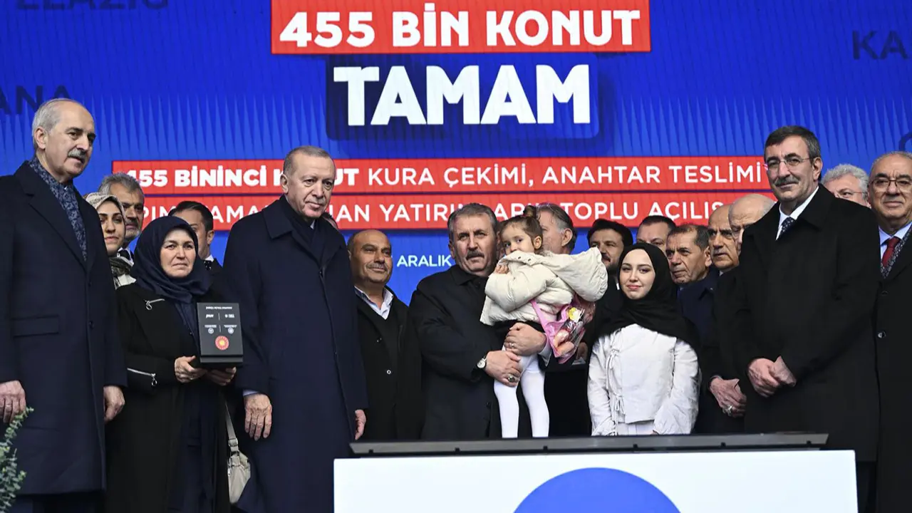 Genel Başkanımız Sayın Mustafa Destici, Hatay’da 455 bininci afet konutu anahtarını verdi