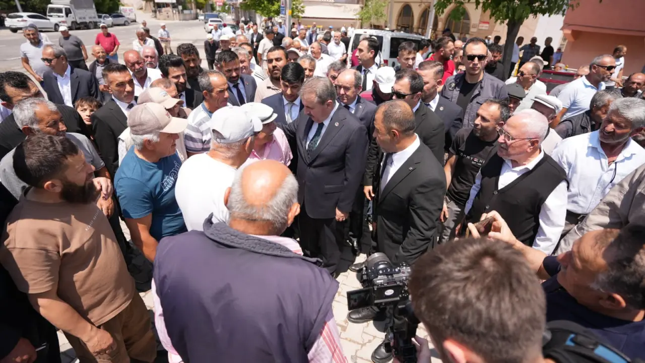 Sayın Destici, Demirci Halk Ekmek Fabrikası ve Kapalı Semt Pazarı'nı açtı