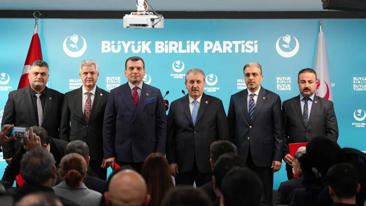 Sayın Genel Başkanımız, İstanbul, Karaman ve Nevşehir il başkanlarımızı takdim etti