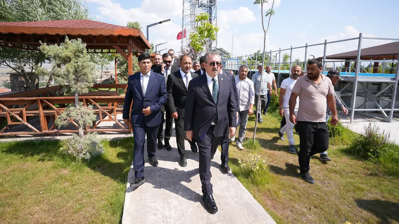 Sayın Destici, Demirci'de Millet Bahçesi'nin açılışına katıldı