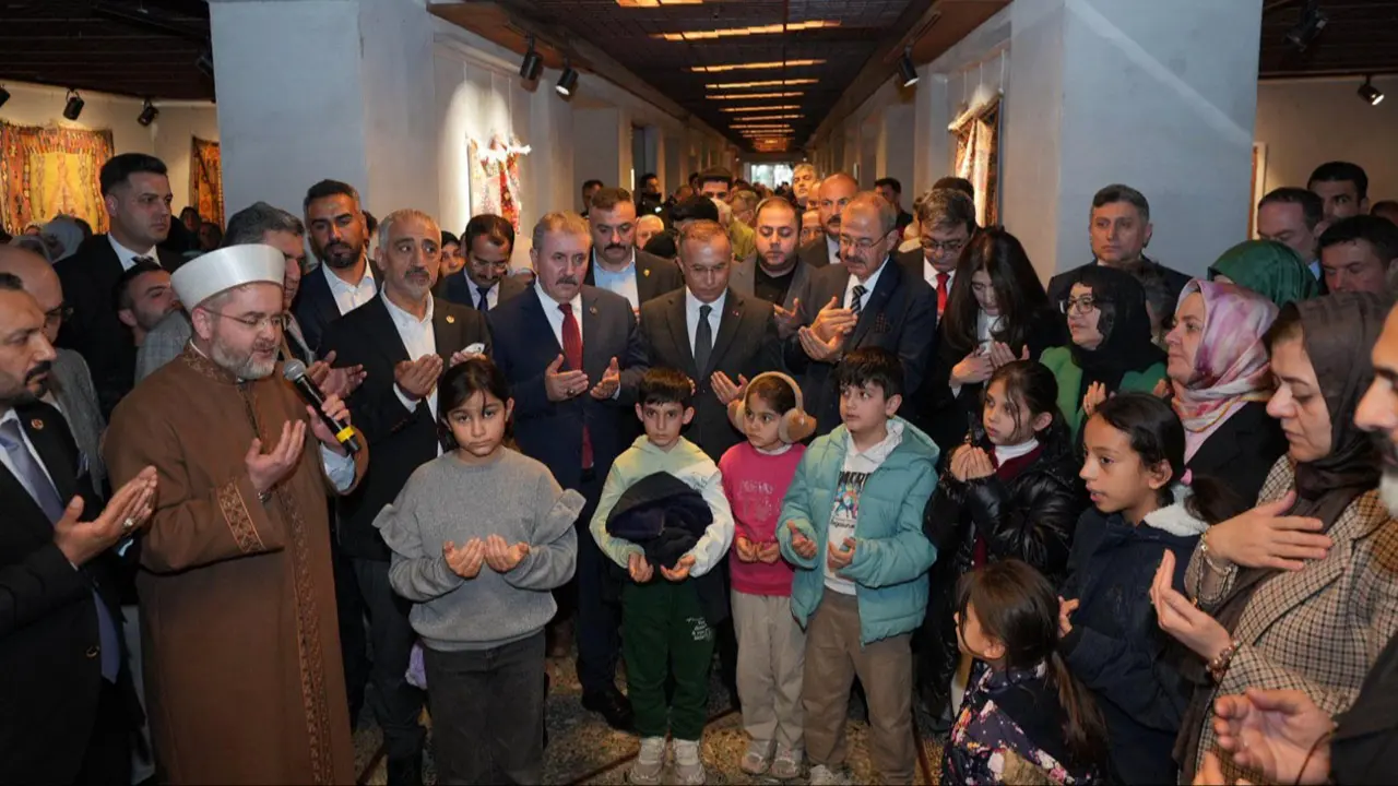 Mukaddes Emanetler Sergisi açıldı