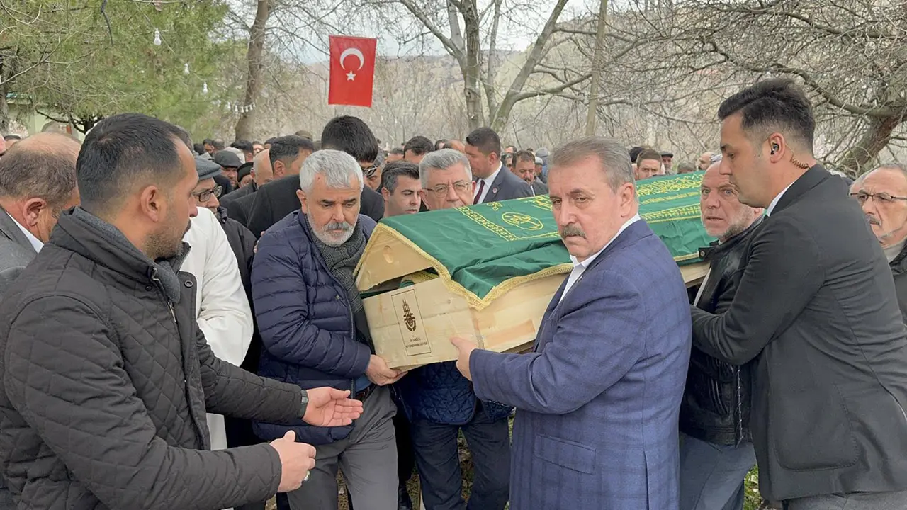 Sayın Destici, merhum Ahmet Sazak’ın cenaze törenine katıldı