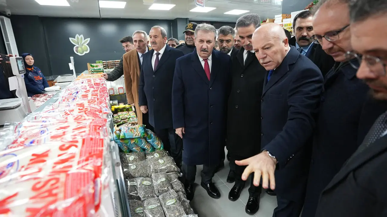 Sayın Mustafa Destici, Halk Pazarı Marketi’nin açılışına katıldı