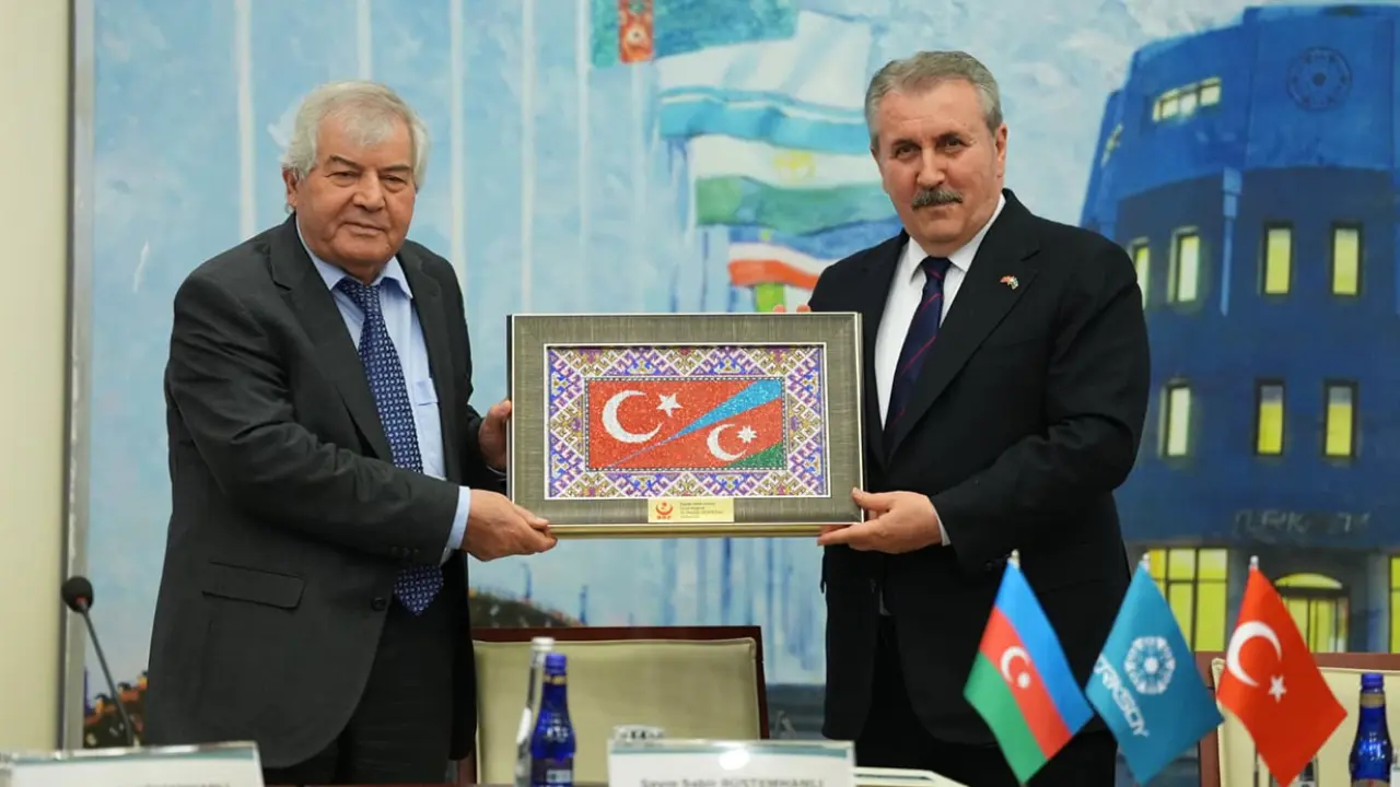 Azerbaycan Millî Şairi Rüstemhanlı’nın 80. doğum yılı
