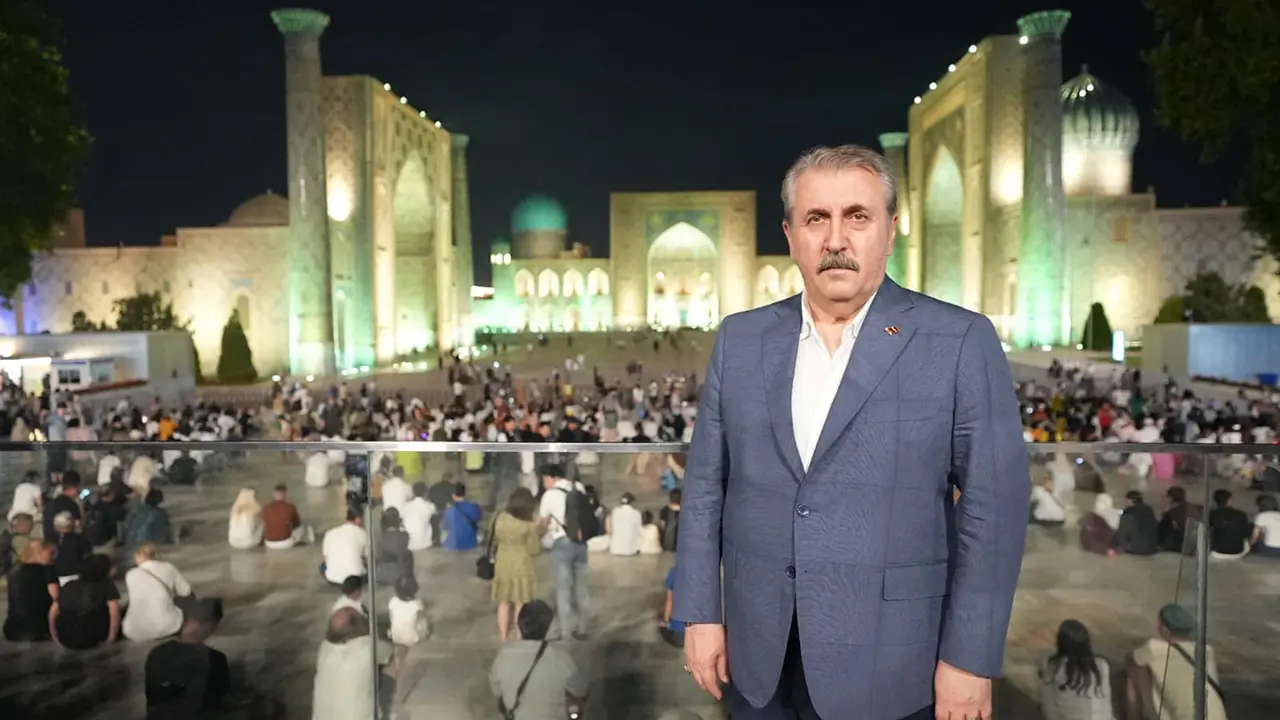Sayın Genel Başkanımız, Registan Meydanı’nda