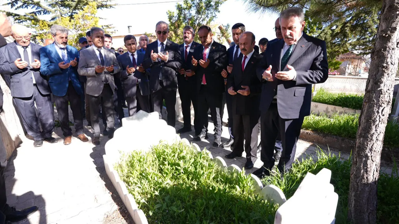 Şehit Genel Başkanımızın merhum babasına ziyaret