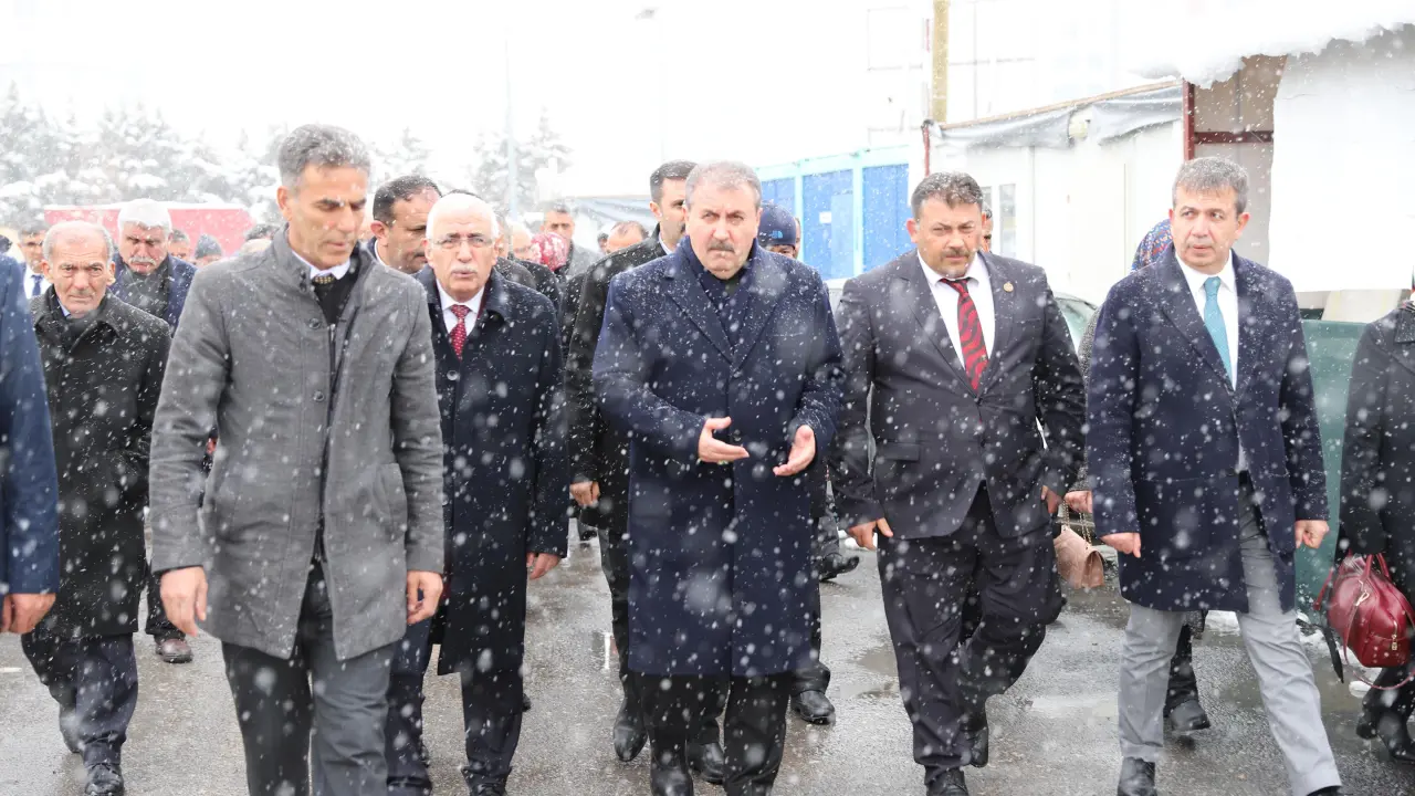 GENEL BAŞKANIMIZ SAYIN MUSTAFA DESTİCİ, ‘6 ŞUBAT DEPREMLERİ’NİN YIL DÖNÜMÜ İÇİN BÖLGEYE GİTTİ