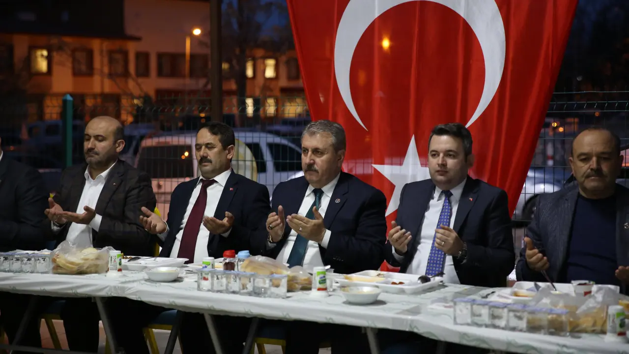 Genel Başkanımız Sayın Mustafa Destici, Günyüzü'ndeki iftar programında önemli mesajlar verdi.