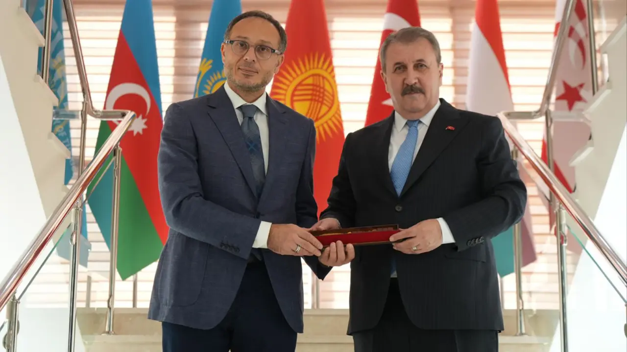 Genel Başkanımız Sayın Mustafa Destici, Bakü'de şehitliği ziyareti etti