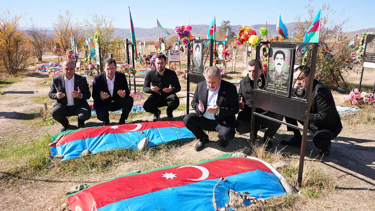 Genel Başkanımız Sayın Mustafa Destici, Şuşa şehitlerini ziyaret etti