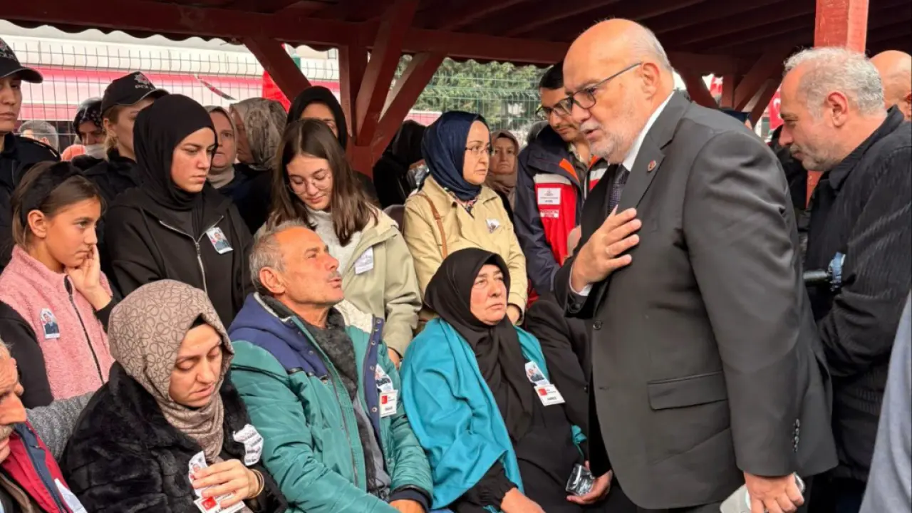 Sayın Ahmet Yelis, Sakarya’da şehidimizin cenazesine katıldı