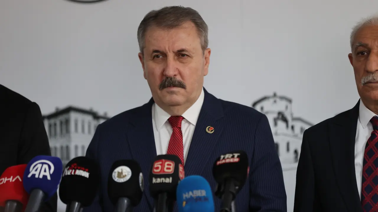 Genel Başkanımız Sayın Mustafa Destici, Sivas Belediyesi’ni ziyaret etti, basın toplantısı düzenledi.