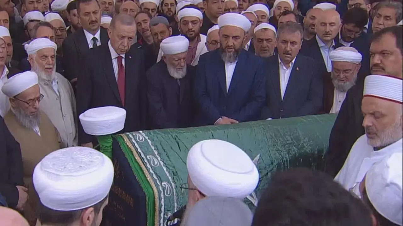 GENEL BAŞKANIMIZ, HASAN KILIÇ HOCAEFENDİ'NİN CENAZE NAMAZINA KATILDI