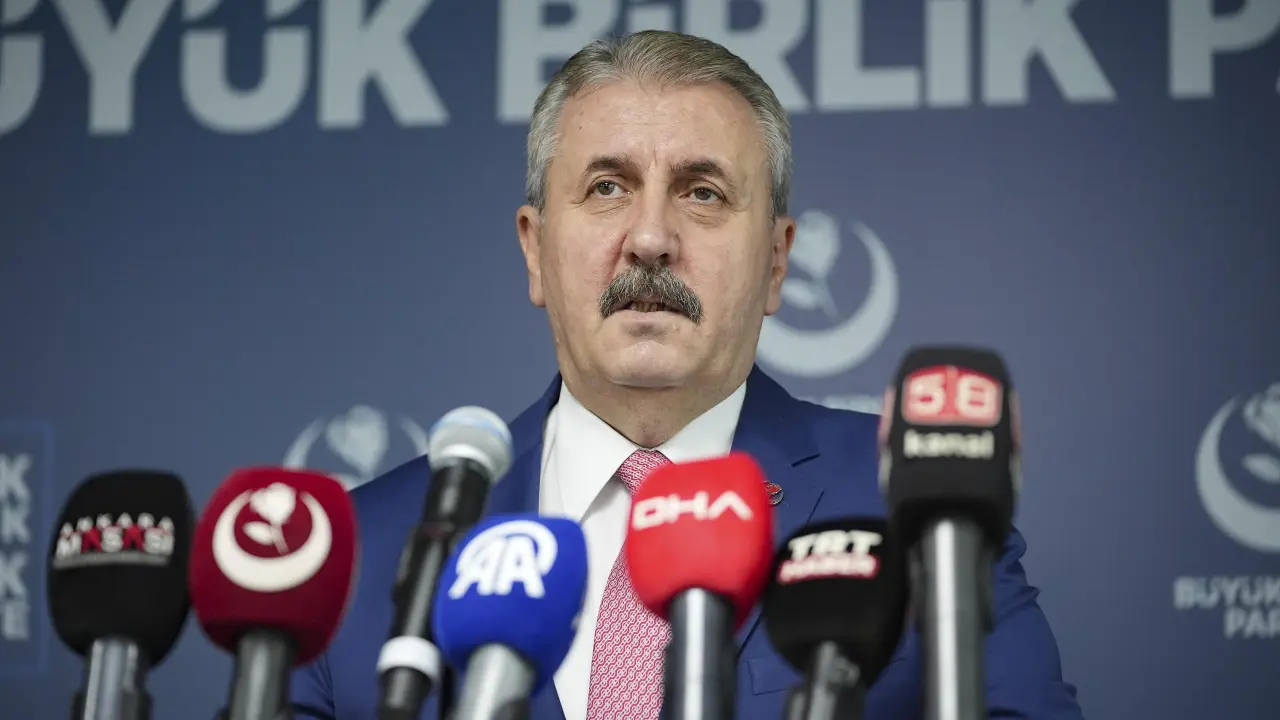 GENEL BAŞKANIMIZ SAYIN MUSTAFA DESTİCİ GENEL MERKEZİMİZDE DÜZENLENEN HAFTALIK OLAĞAN BASIN TOPLANTISINDA KONUŞTU