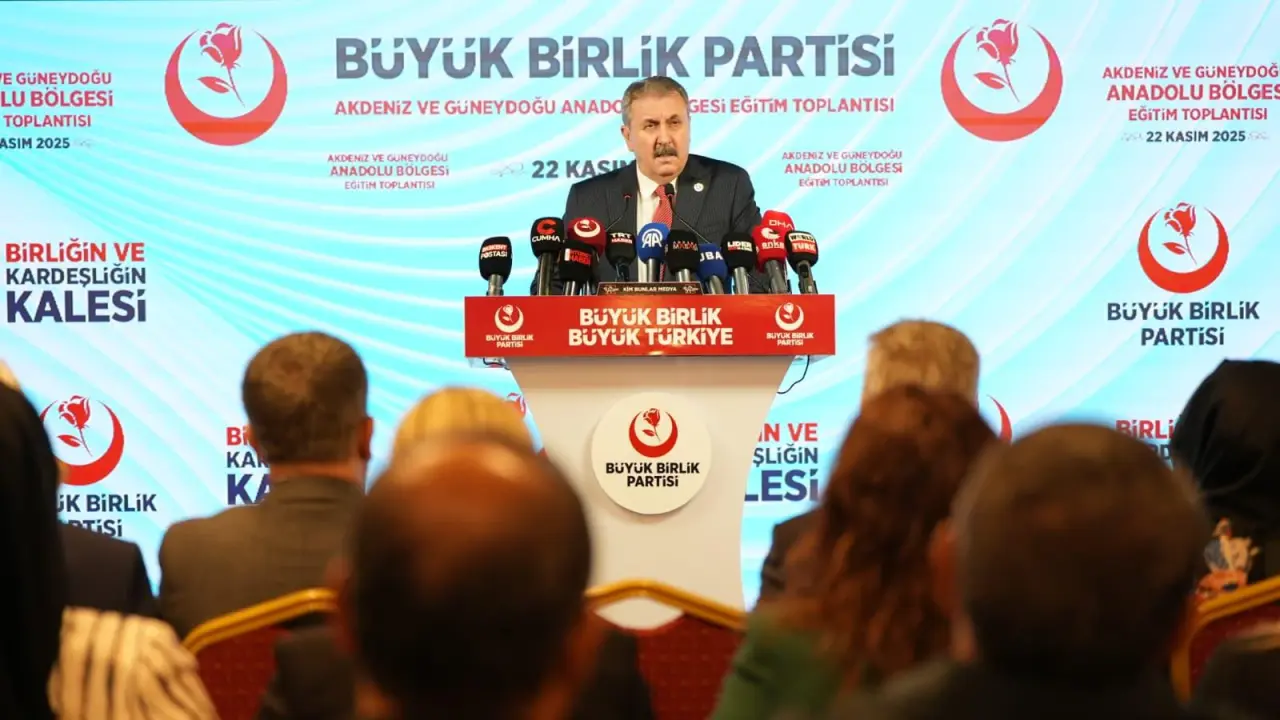 Sayın Genel Başkanımız, Akdeniz ve Güneydoğu Anadolu Eğitim Toplantımızda konuştu