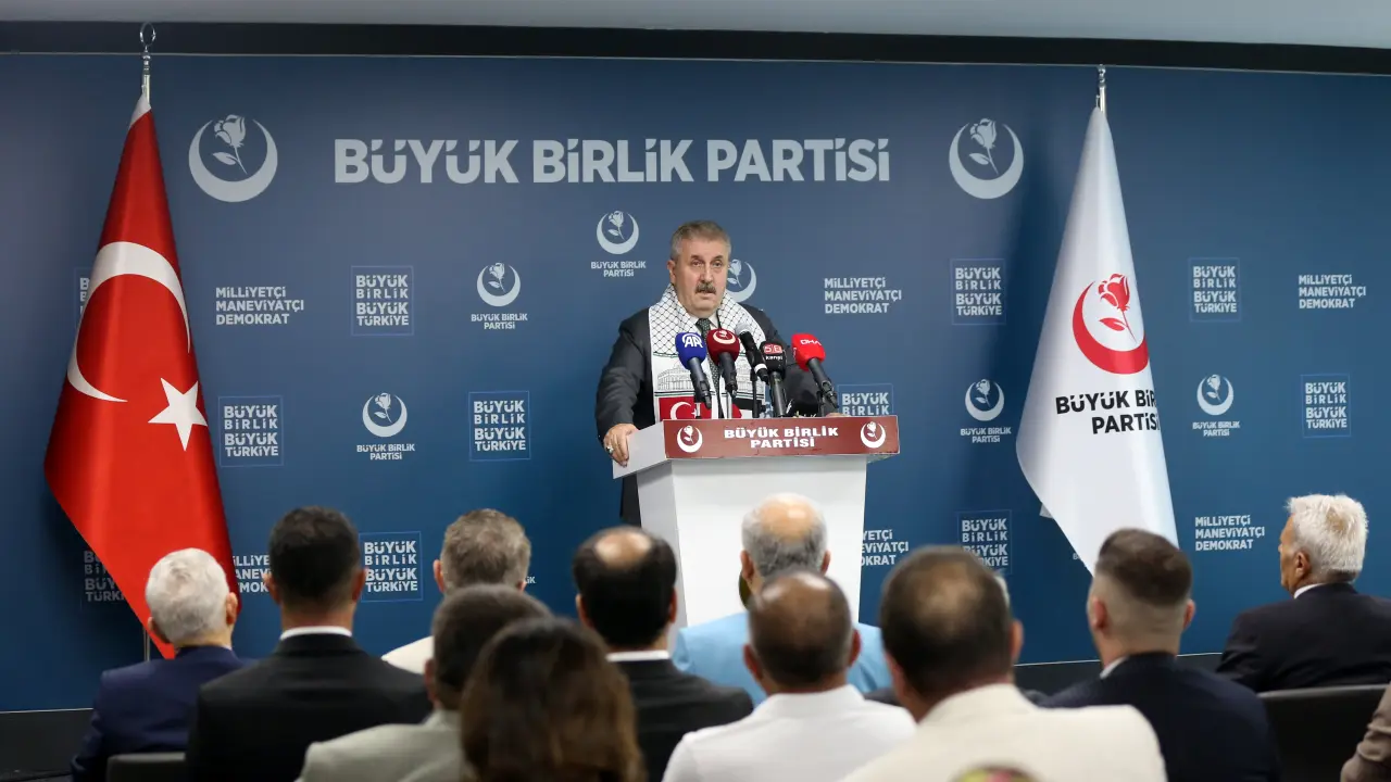 GENEL BAŞKANIMIZ SAYIN MUSTAFA DESTİCİ HAFTALIK BASIN TOPLANTISINDA GÜNDEMİ DEĞERLENDİRDİ