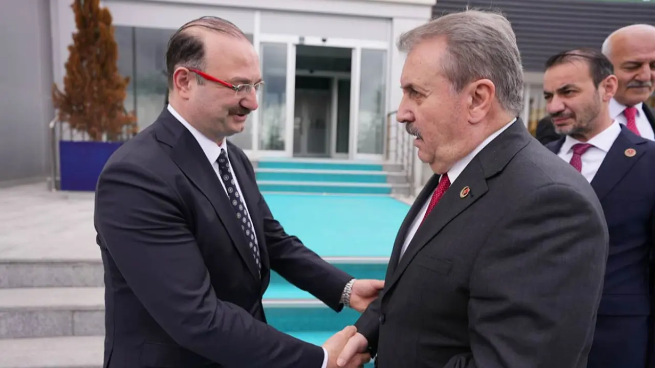 Sayın Mustafa Destici’den Rektör Hacımüftüoğlu’na ziyaret