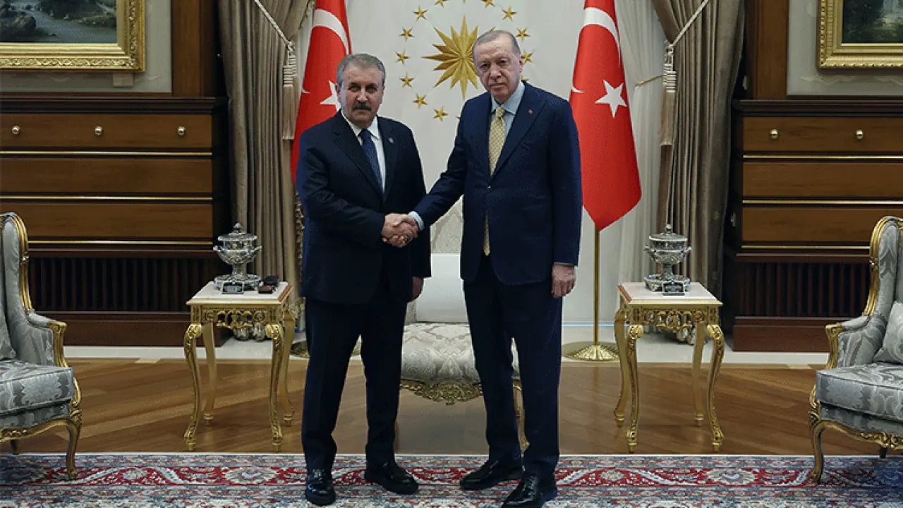 Genel Başkanımız Sayın Mustafa Destici Cumhurbaşkanımız Sayın Recep Tayyip Erdoğan ile Cumhurbaşkanlığı Külliyesi'nde görüştü