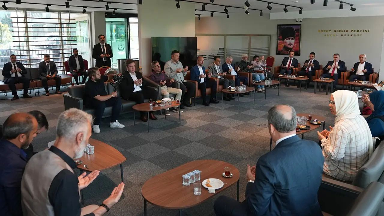 Sayın Mustafa Destici'ye taziye ziyaretleri sürüyor