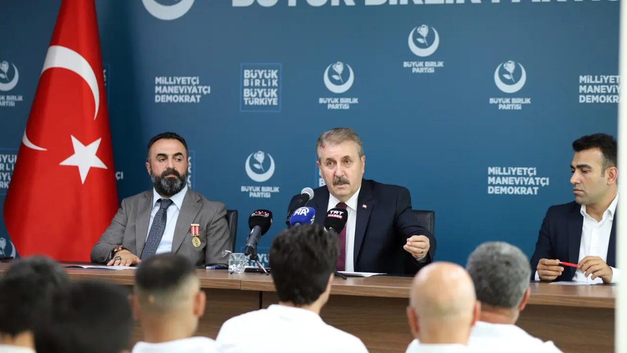 GENEL BAŞKANIMIZ SAYIN MUSTAFA DESTİCİ, TÜRKİYE GAZİLER VE ŞEHİT AİLELERİ VAKFI YÖNETİMİNİ KABUL ETTİ