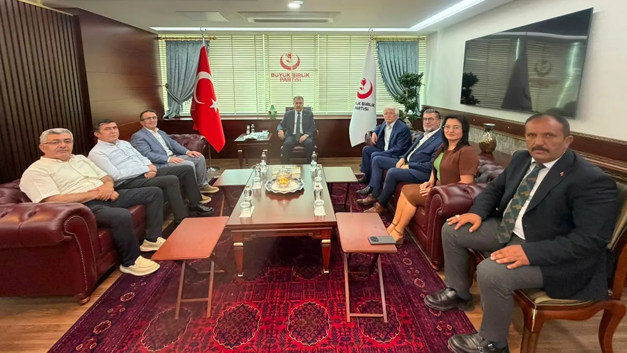 Sivaslı Dernekler Federasyonundan Sayın Destici'ye ziyaret