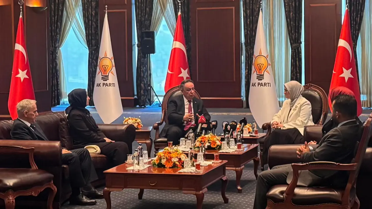Partiler arası bayramlaşma ziyareti