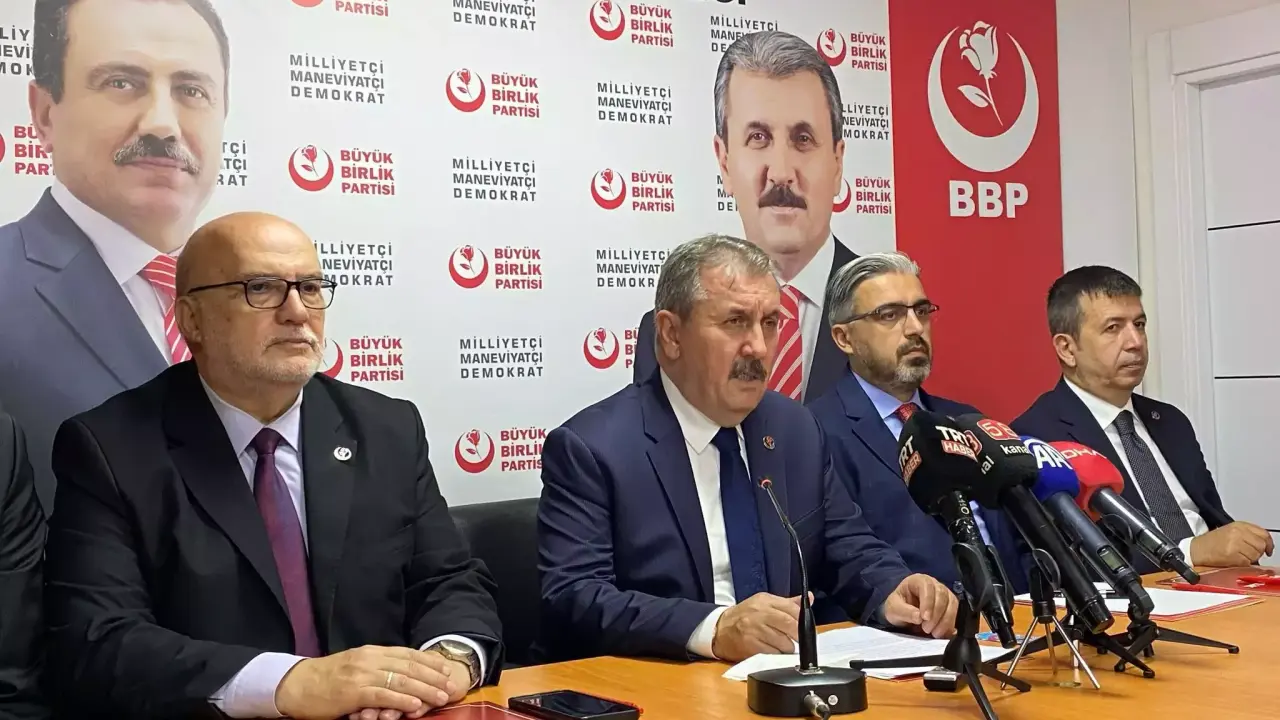 GENEL BAŞKANIMIZ SAYIN MUSTAFA DESTİCİ İSTANBUL İL BAŞKANLIĞINDA BASIN TOPLANTISI DÜZENLEDİ