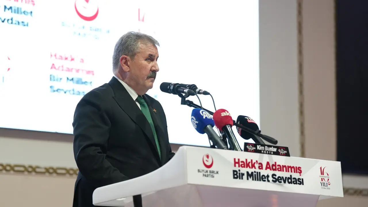Şehit liderimiz Muhsin Yazıcıoğlu'nu vefatının 16. yılında andık. Genel Başkanımız Sayın Mustafa Destici, şehit liderimizi anma programında önemli mesajlar verdi.