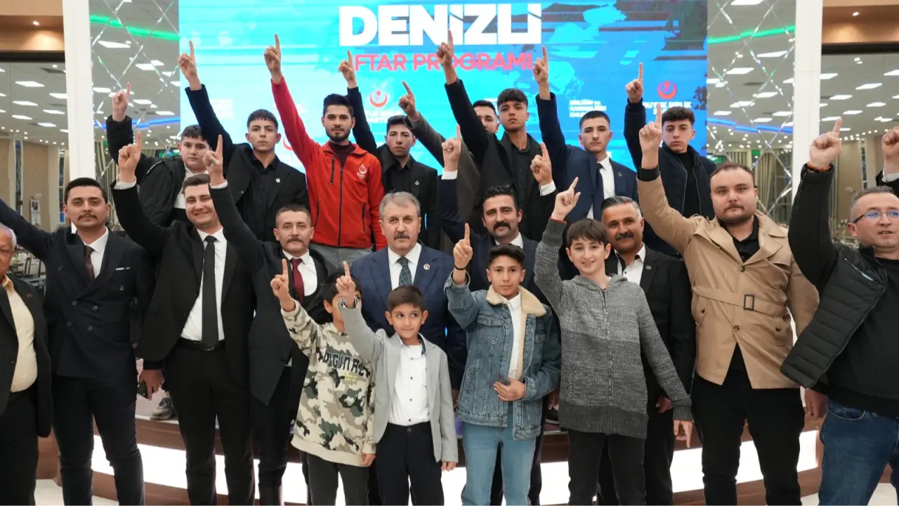 Genel Başkanımız Sayın Mustafa Destici, Denizli’de iftar buluşmasında konuştu, gündemi değerlendirdi.