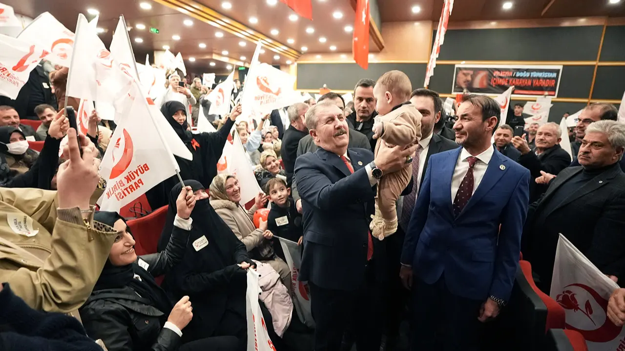 Genel Başkanımızın teşrifleriyle Erzurum İl Kongremizi büyük coşku içinde gerçekleştirdik