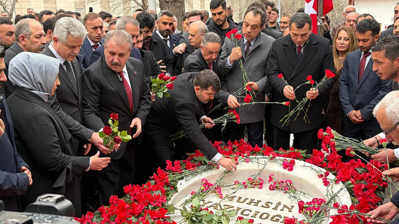 Şehit liderimiz Muhsin Yazıcıoğlu'nu kabrinde dualarla andık