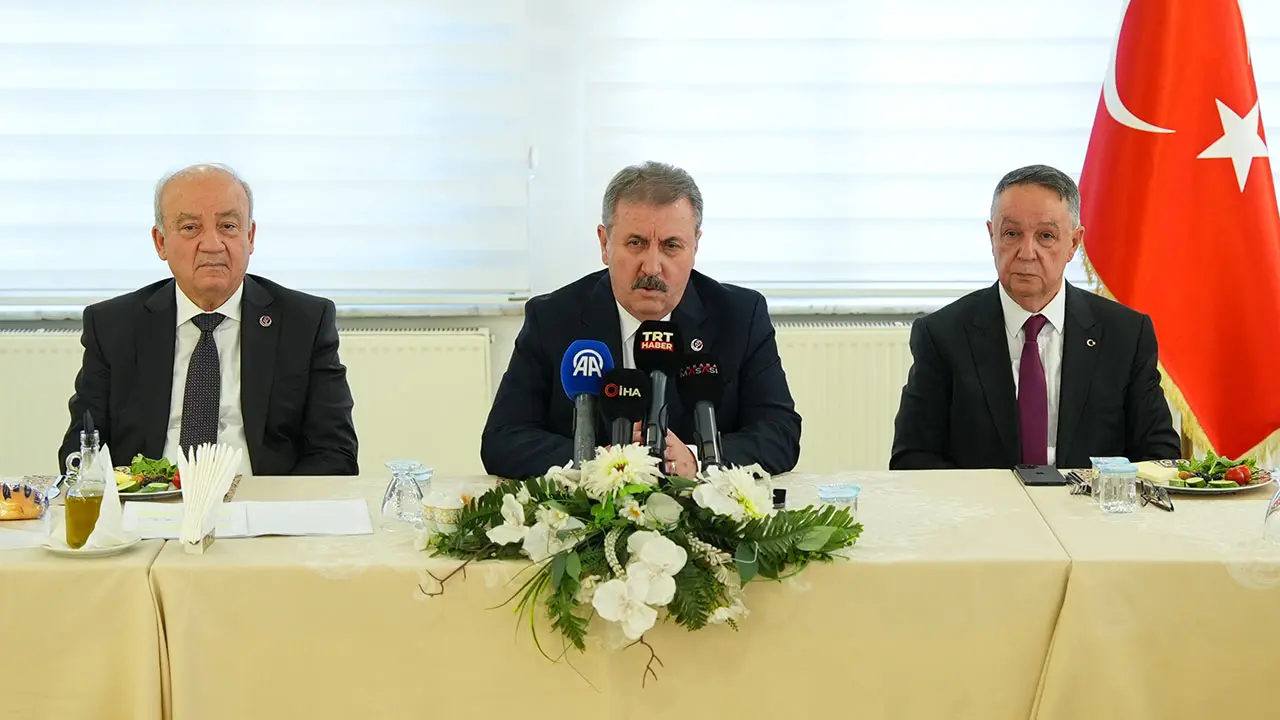 Sayın Genel Başkanımızdan ''sözleşmeli öğretmenlik'' ve ''depremler'' hakkında açıklama