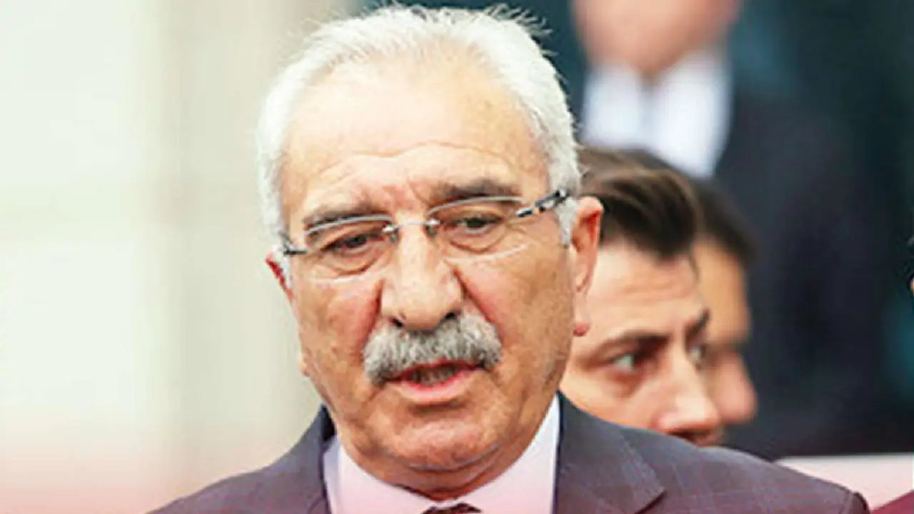 Aynı aşkla, aynı imanla, aynı dürüstlükle, doğrulukla yolumuza devam ediyoruz.