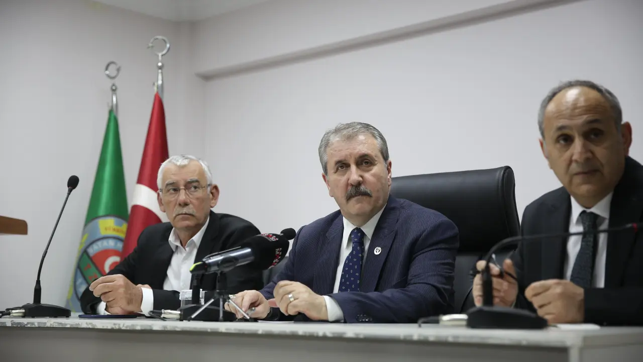 Genel Başkanımız Sayın Mustafa Destici, muhtarlar ve çiftçilerle iftarda buluştu, tarım gündemini değerlendirdi.