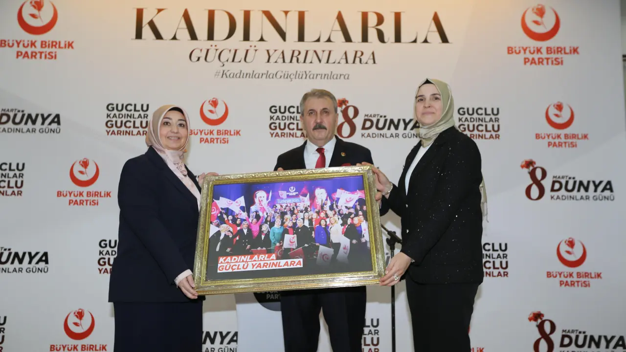 Genel Başkanımız Sayın Mustafa Destici, Kadınlarla Güçlü Yarınlara iftar programında konuştu.