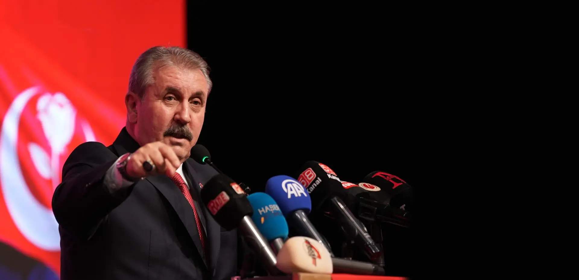İL KONGRELERİMİZİ SİVAS'LA TAMAMLADIK