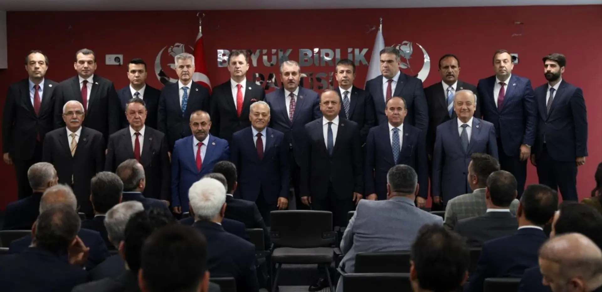 BAŞKANLIK DİVANI'NDAN KAMUOYUNA DUYURU