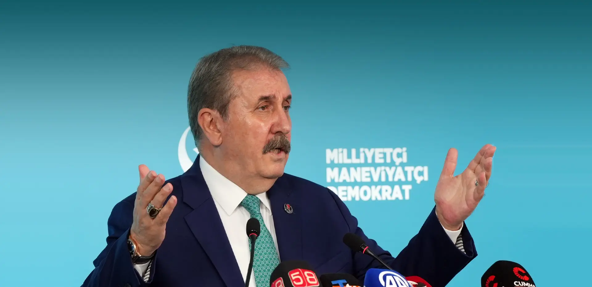 "TÜRKİYE'YE DEMOKRASİ DERSİ VERMEK SİZİN HADDİNİZE DEĞİL"