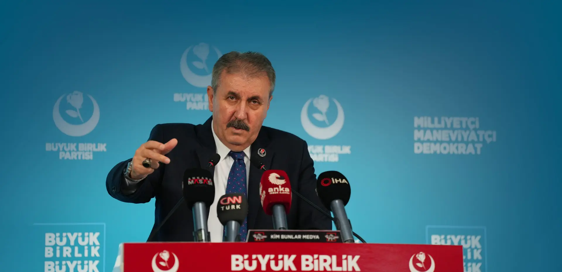“BÜTÜN GENÇLERİMİZİ ALPEREN OCAKLARINA DAVET EDİYORUM"