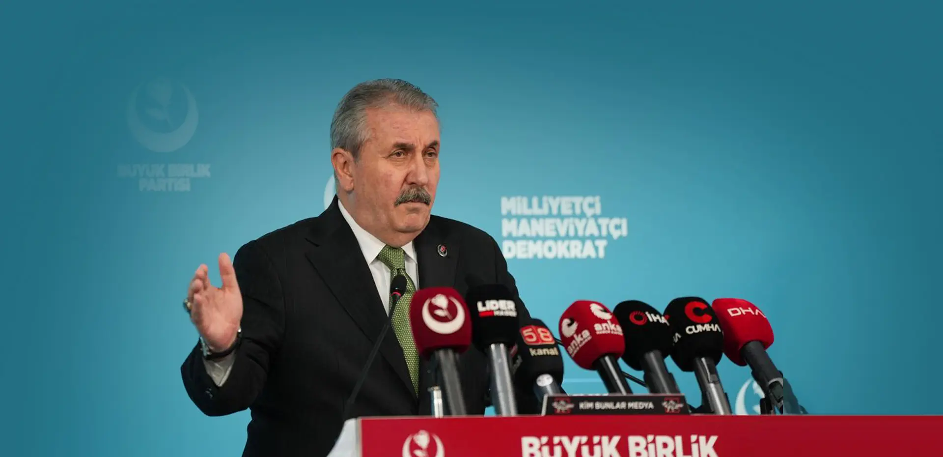 GENEL BAŞKANIMIZ SAYIN MUSTAFA DESTİCİ'DEN SARKOZY VE LEYEN'E UYARI