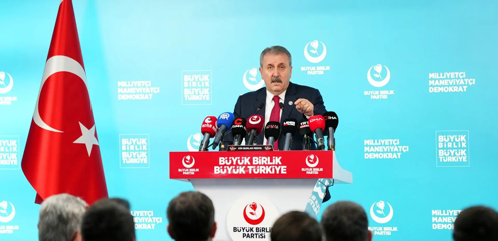 "EMEKLİNİN MAĞDURİYETİNİ GİDERİP HAKKINI TESLİM EDİN"