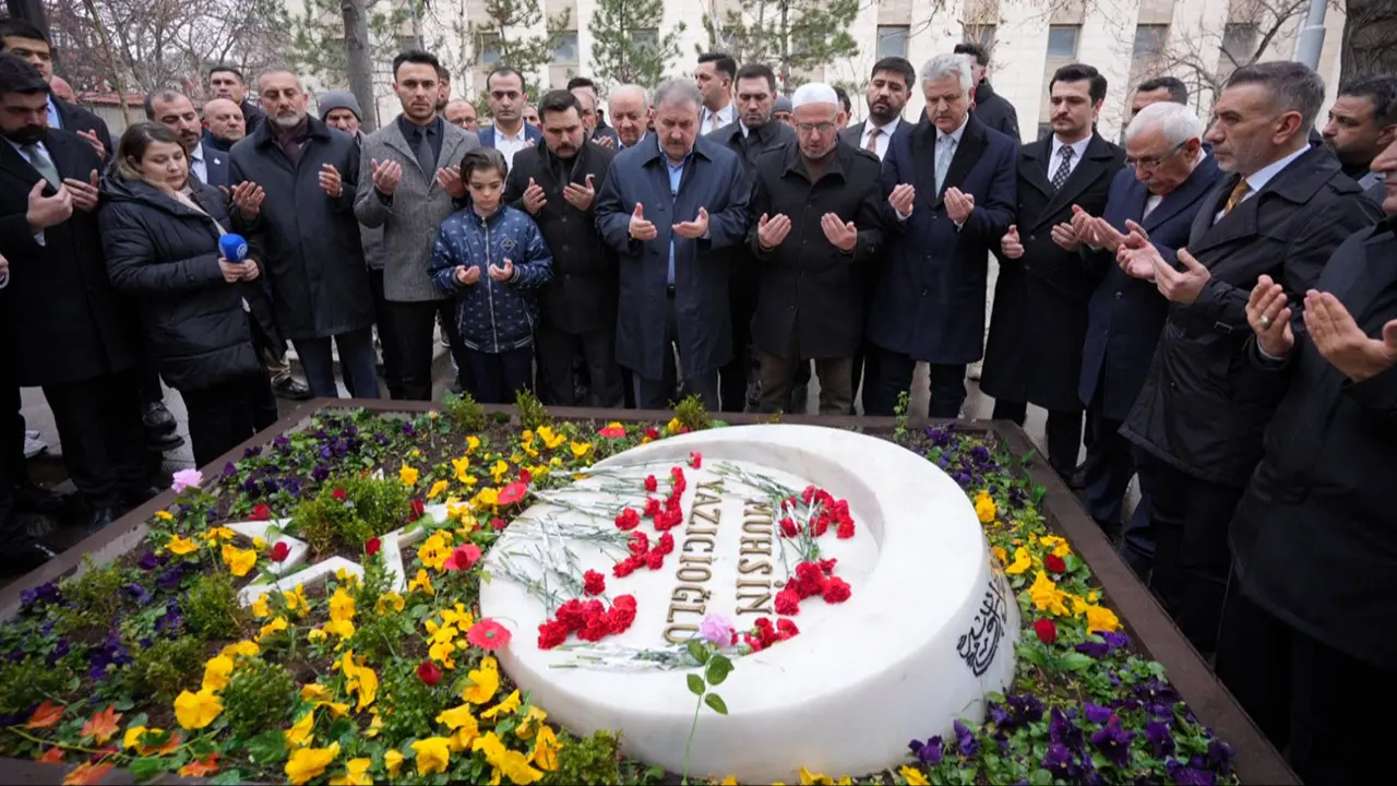 Sayın Genel Başkanımız, Şehit liderimizin kabrini ziyaret etti