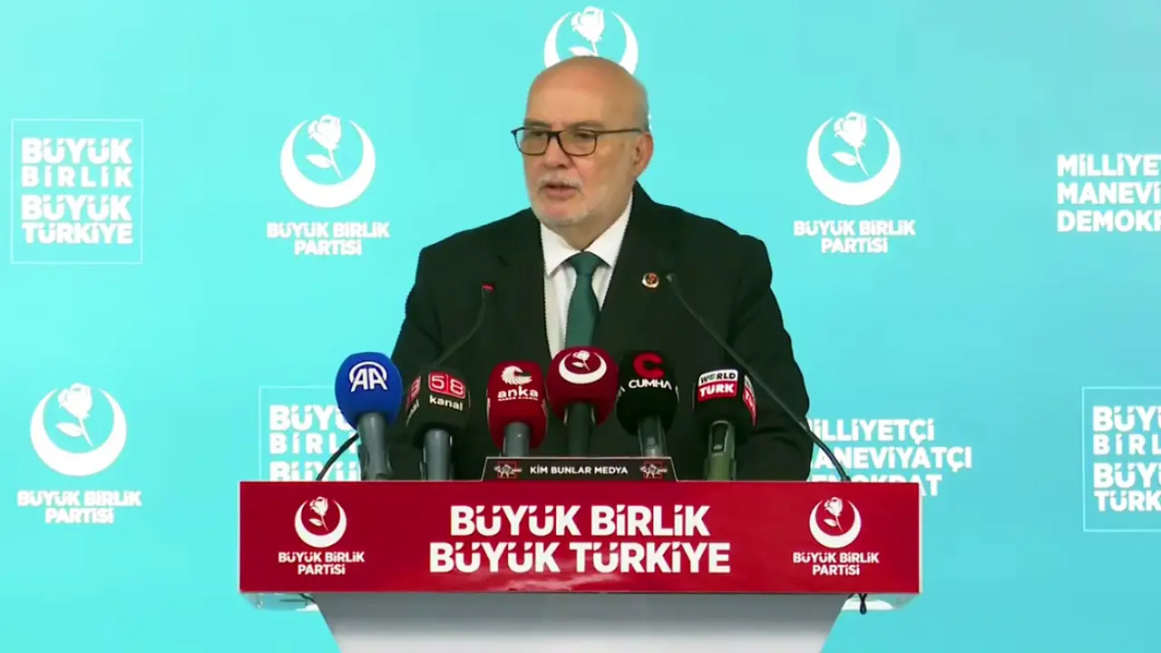Sayın Ahmet Yelis basın toplantısı düzenledi